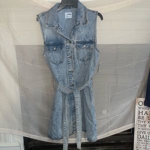 Sleeveless denim dress